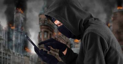 Полиция Петербурга проводит обыски по делам о "телефонном" терроризме