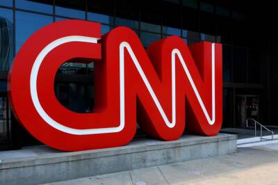 Телекомпания CNN приостановила работу в России