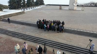 Ульяновцы спели на площади «ZаМир»