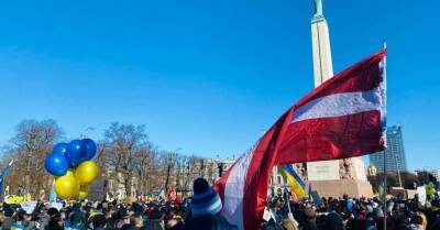 В Риге проходит акции "Вместе с Украиной! Вместе против Путина!"