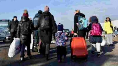 Чехия планирует ежемесячно выплачивать по €200 украинским беженцам
