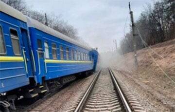 Под Ирпенем российские войска подорвали железнодорожные пути