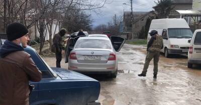 В Крыму задержали крымских татар по обвинению "в связях с украинскими агентами"