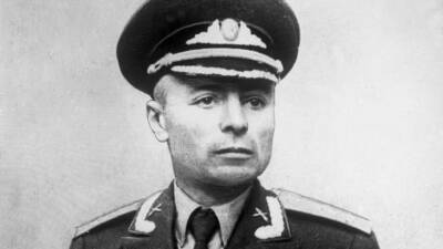 «Всю войну — на линии огня»: как дважды Герой Советского Союза Василий Петров освобождал Украину от нацистов