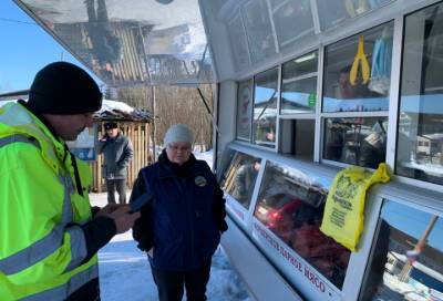 В Тосненском районе облили зеленкой просроченные продукты