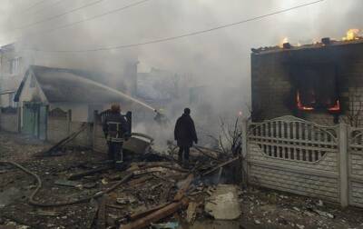 В Чернигове сбитый самолет упал на жилой дом