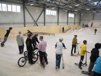 Первый в Вологде крытый скейт-парк начал работу