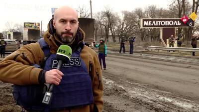 Первая остановка гумконвоя из Крыма: корреспондент RT побывал в Мелитополе