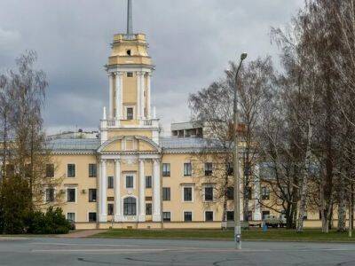 В Петербурге сносят исторически значимое здание "Ленэкспо"