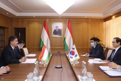 Встреча представителей Таджикистана и Южной Кореи