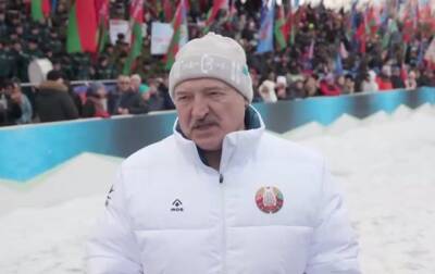 Лукашенко о "безумных" санкциях: Год потерпим