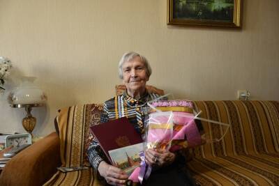 В Сыктывкаре отметила 90-летний юбилей труженица тыла Алефтина Коровина