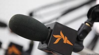 Радио Свобода приостанавливает работу в России из-за атак Кремля