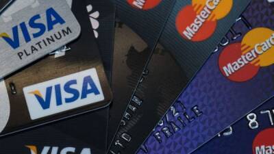 Visa и Mastercard уходят из России: что это значит для россиян?
