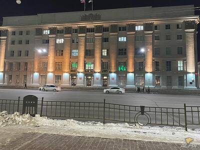 Мэрия Новосибирска поддержала армию России огромной буквой "V"