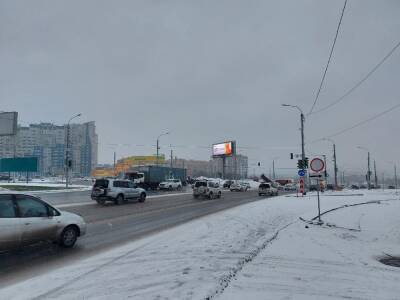 В Новосибирске ГИБДД обратилась к водителям из-за гололеда на дорогах