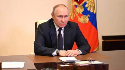 Путин заявил об отсутствии предпосылок для введения военного положения в РФ