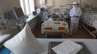 В России за сутки госпитализировали 8242 человека с COVID-19