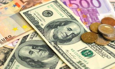 Центробанк ввел новые ограничения для россиян на вывод валюты за границу
