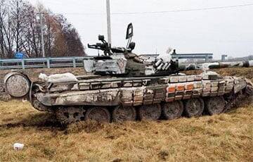 Бросают и убегают: российская армия теряет огромное количество техники в Украине