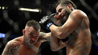 Доминирование Ковингтона, победа удушающим Нурмагомедова и поражение Уланбекова: чем запомнился UFC 272