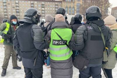 Около 100 человек задержаны на акции протеста в Новосибирске