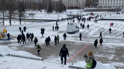В Екатеринбурге проводятся задержания участников несогласованней акции протеста против военной спецоперации по защите ДНР и ЛНР