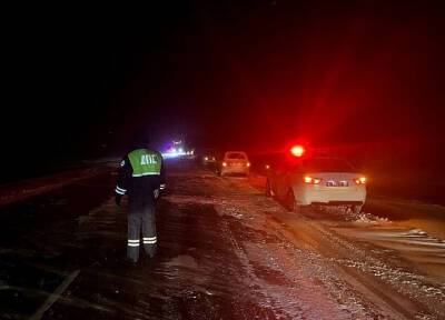 В ночной аварии на трассе «Екатеринбург-Тюмень» погибли мужчина и юная девушка