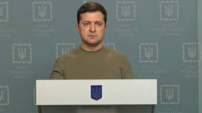 Зеленский заявил, что войска РФ готовятся бомбить Одессу.