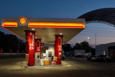 Shell продолжает покупать нефть в РФ, но обещает передать прибыль Украине