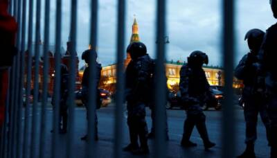 На антивоенных акциях в России задержали около 10 тысяч человек