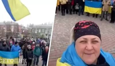 Жители Бердянска вышли на митинг против оккупантов (ВИДЕО)