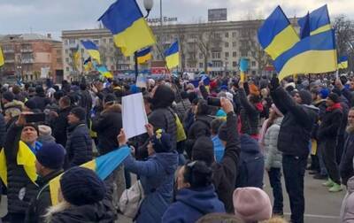 Россияне обстреляли митинг в Новой Каховке – СМИ - korrespondent.net - Украина