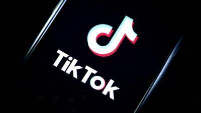 TikTok приостанавливает прямые эфиры и публикацию контента в России из-за закона о фейках