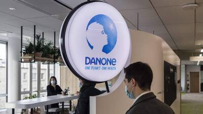 Компания Danone приостановила инвестиционные проекты в России