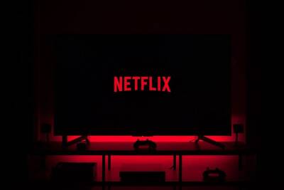 Netflix приостановил работу над новыми проектами в России