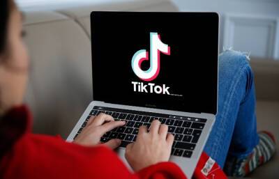 TikTok и Netflix приостанавливают работу в России