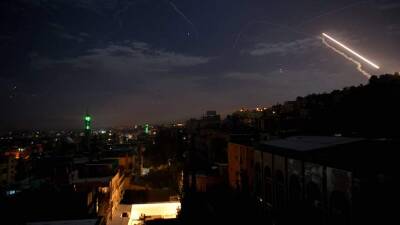 Системы ПВО Сирии отразили атаку Израиля на юге страны - iz.ru - Россия - Дамаск - Израиль - Сирия - Сана - Бейрут