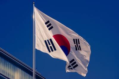 Южная Корея приостановит транзакции с Банком России