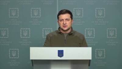 Зеленский наградил специальными званиями ряд украинских городов