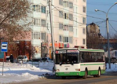 Беременная пассажирка в Новосибирске внезапно родила в салоне автобуса