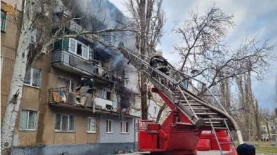 Николаев проснулся от обстрелов из "Смерчей": горят жилые дома