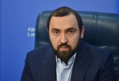Депутат Хамзаев призвал запретить обратный въезд покинувшим страну бизнесменам и актерам