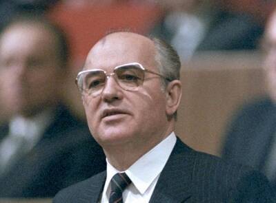 Зачем Горбачёв сфальсифицировал свою биографию - Русская семерка