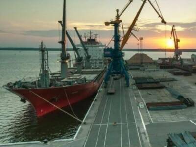 Российские оккупанты нанесли удар по морскому порту "Ольвия"