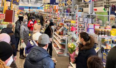 Тюменцы скупают в магазинах сахар и тюльпаны