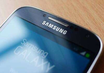 Samsung перестанет комплектовать смартфоны бесплатными зарядками