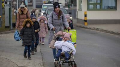 Солидарность с украинцами: жители Европы поддерживают беженцев