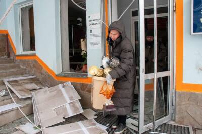 Российские оккупанты убили мэра города под Киевом во время раздачи хлеба и мира