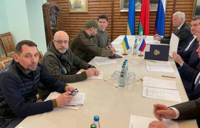 Третий раунд переговоров: делегации прибыли в Беловежскую пущу